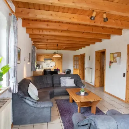 Schwalbenhof Eifel Apartment *